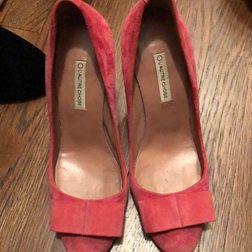 L’autre chose pink suede heel
